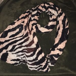 The Limited scarf